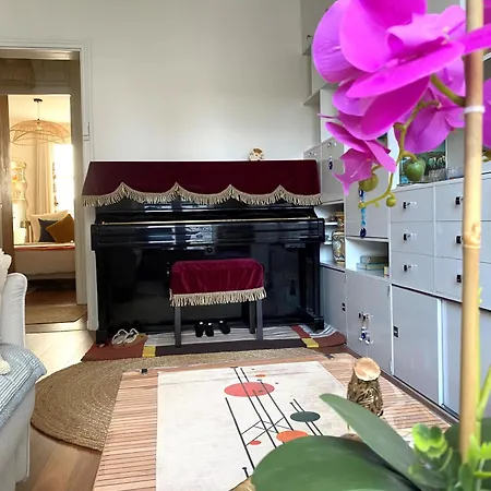 Charming Parisian Cocoon With Piano * باريس